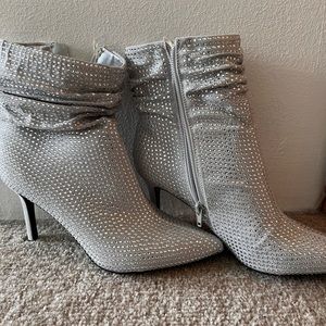 Nine West never worn bling bootie